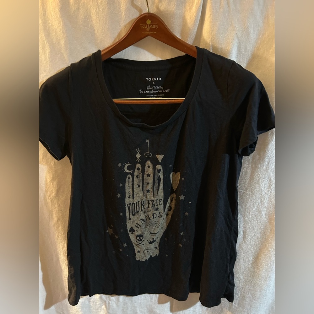 Torrid Palmistry Magic Halloween Black Mystical Graphic Tee Womens 0 Goth Skull